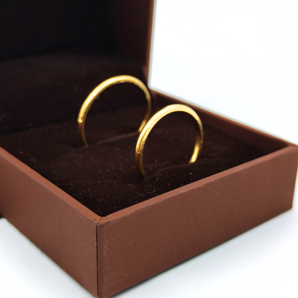 Par De Alianças De Casamento Fina 2mm Delicada Banhada a Ouro 18k Aço Inox Anel De Compromisso