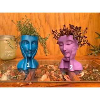 Vaso de Planta com Rosto de Mulher