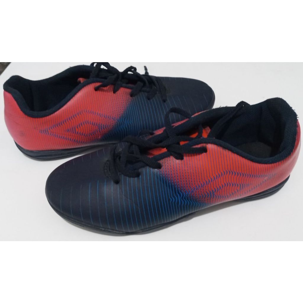 Chuteira Society Umbro Snake TF - Adulto