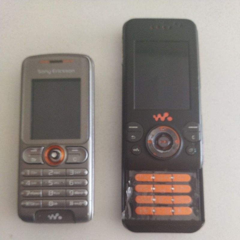 celular antigo Sony Ericsson