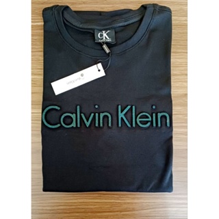 Camiseta Calvin Klein Lettering Assinatura Alto Relevo Masculino