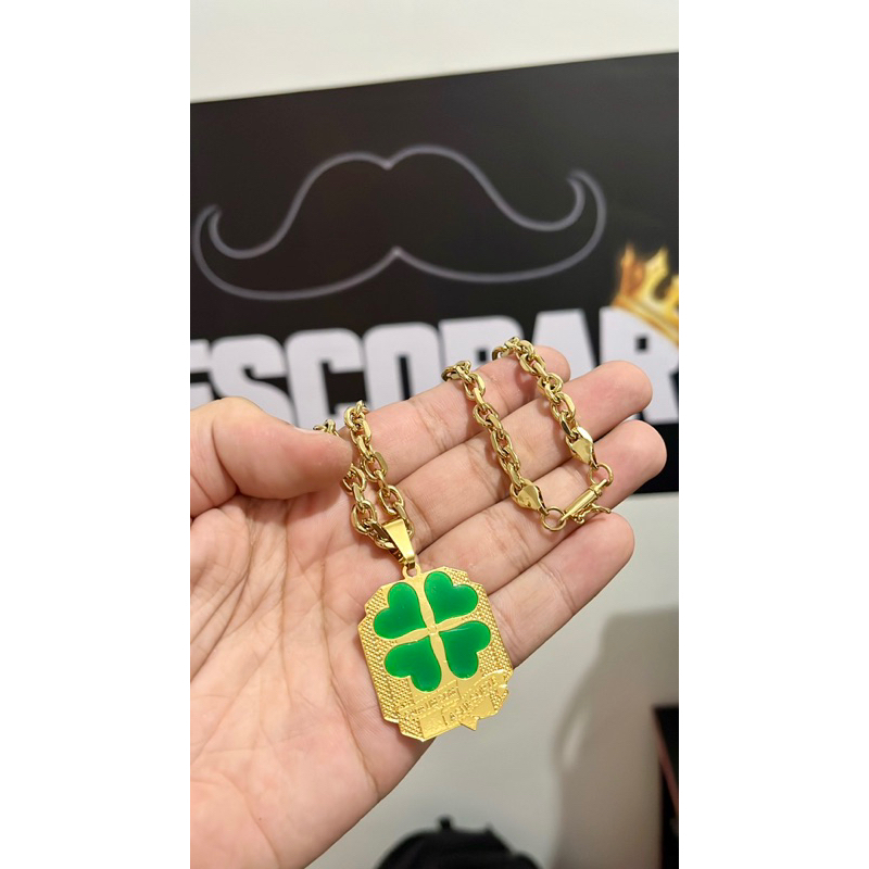 Cordão Chefin cada um com sua sorte 18k