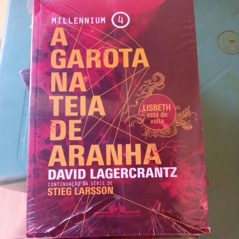  A Garota Na Teia de Aranha (Em Portugues do Brasil):  9788535926101: _: Books