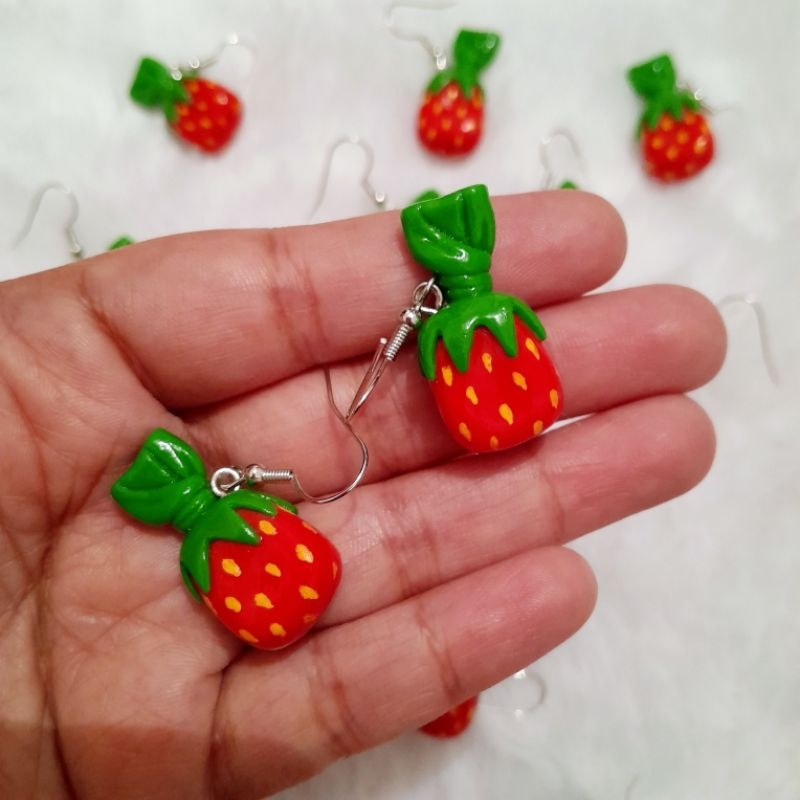 Brincos de Morango Feitos à Mão (polymer Clay)