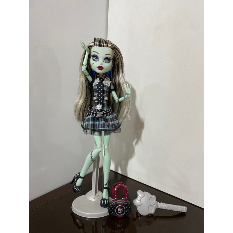 Monster high bonecas basicas frankie stein mattel