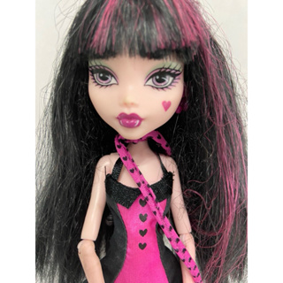 Boneca Monster High Clássicas Draculaura Clássica Mattel - R$ 149,99  Bonecas  monster high, Boneca monster high, Boneca monster high draculaura