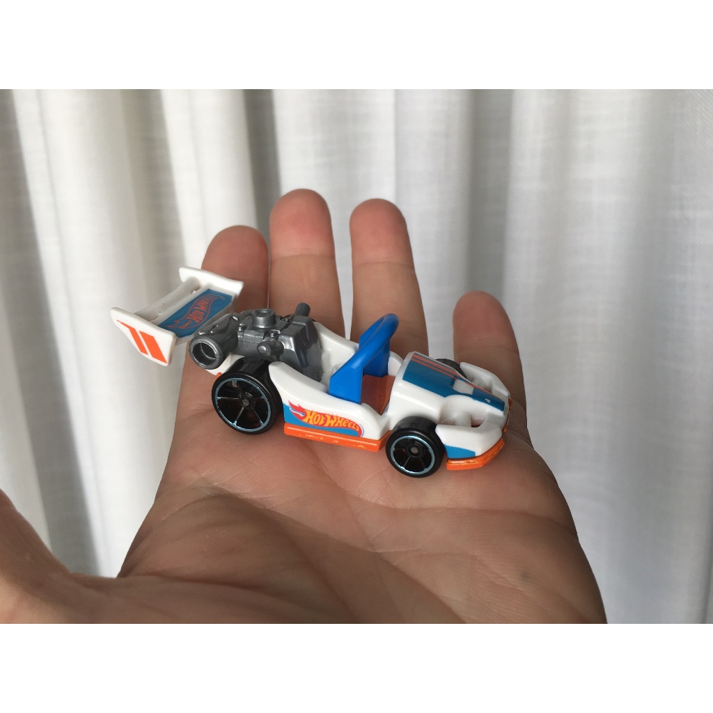 carrinho miniatura carro de kart Hot wheels Lets Go Lego HW Race