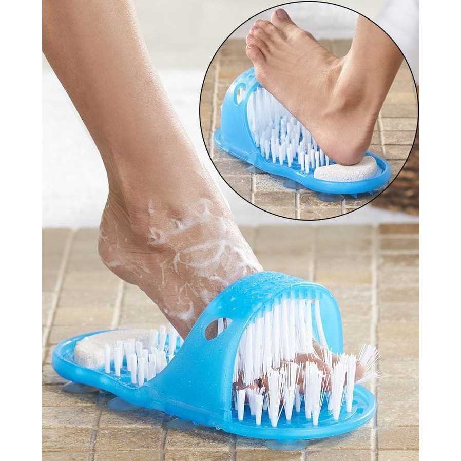 Chinelo com massageadora escova para uma melhor limpeza dos pés ...