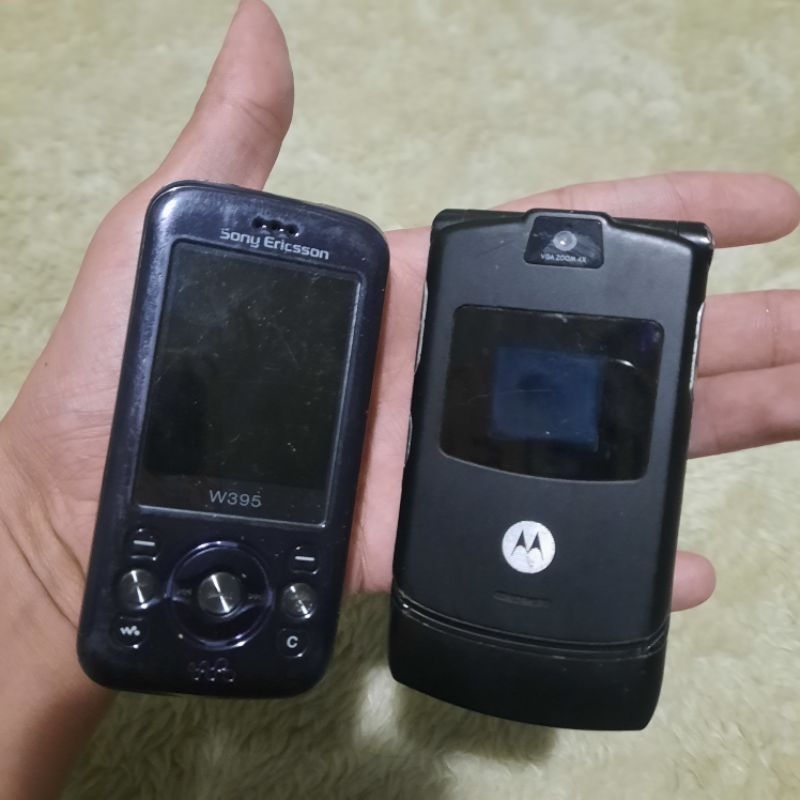 Motorola V3: relembre o celular de sucesso dos anos 2000