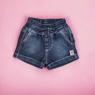 Short Jeans Feminino Barra Desfiada Laser Coração