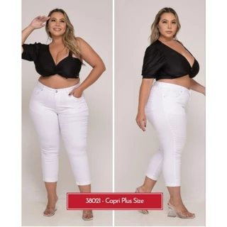 Calça Capri Branca Plus Size com Elastano Zero Transparência 48 ao 56