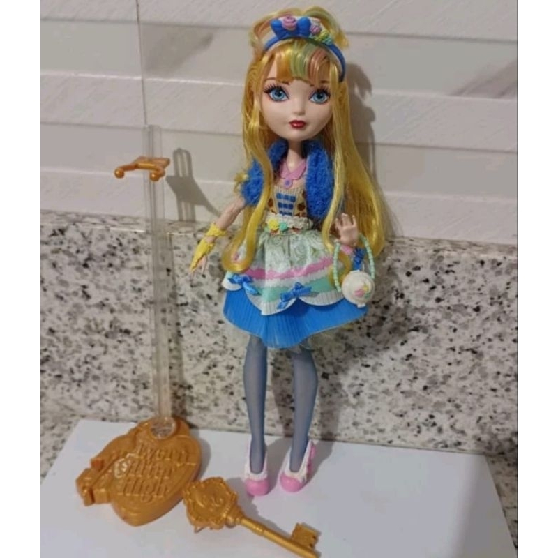 Boneca Ever After High Blondie Lockers Piquenique Encantado