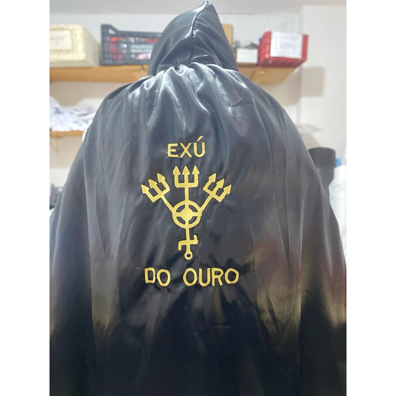 capa bordada ponto Exu do ouro umbanda candomblé