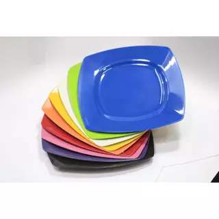 Lindo Kit com 30 Pratos Quadrados Plástico para Sobremesa 17cm Cores Sortidas