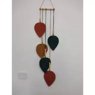Decoração parede Macramê 5 folhas coloridas