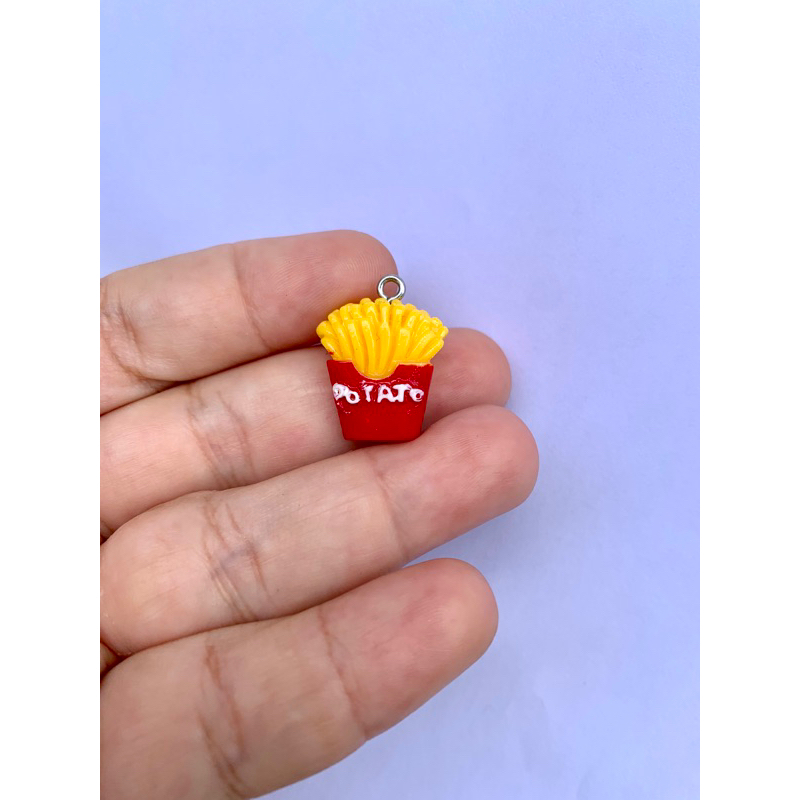 Pingente de Batata Frita/ Unidade