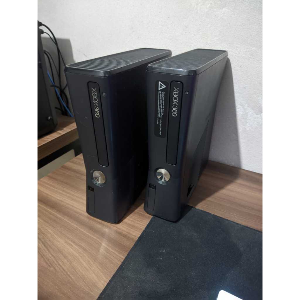 Xbox 360 2 Consoles LEIA