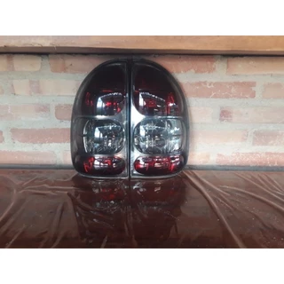 Lanterna traseira corsa hatch pickup e wagon rubi fumê