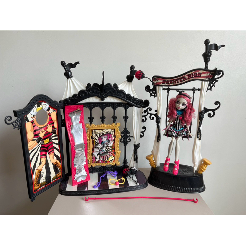 Boneca Rochelle Goyle + Playset Freak du Chic Monster High Mattel ...