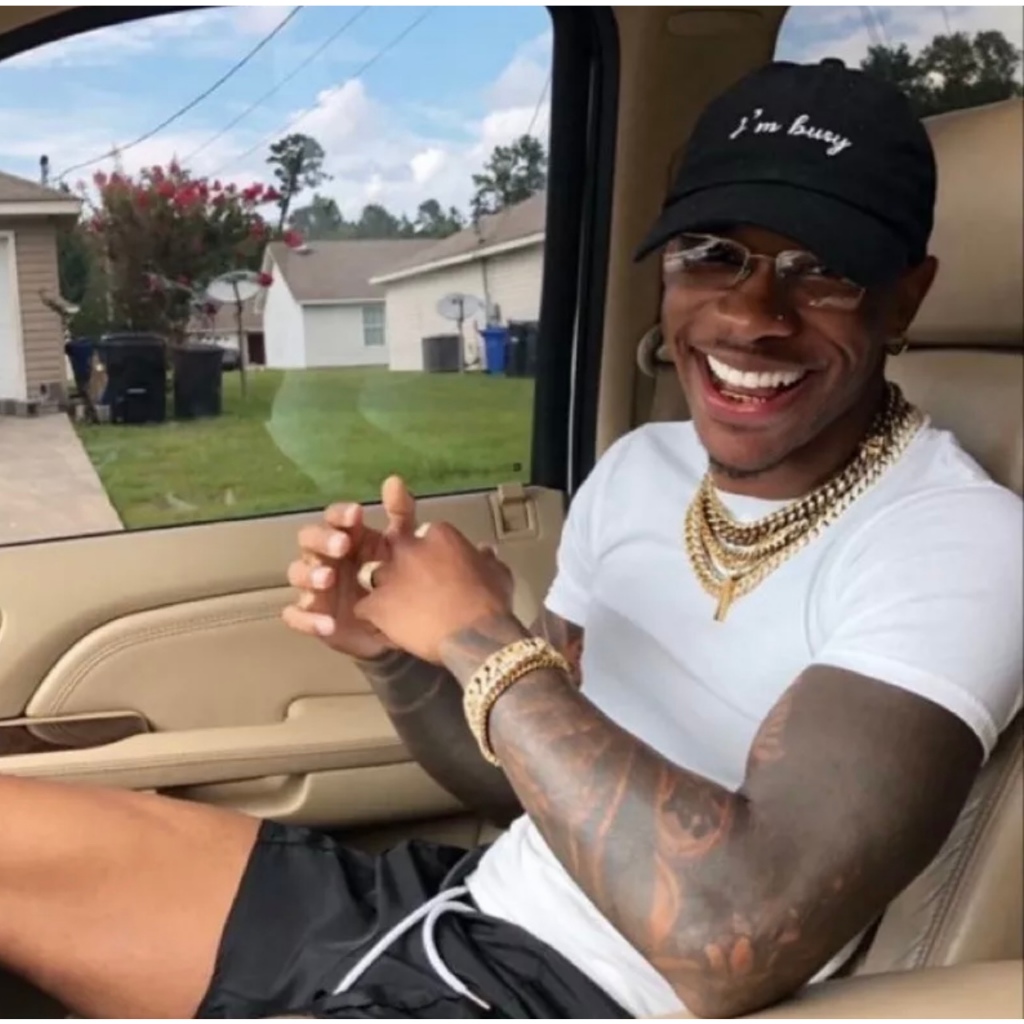 Kit Com 2 Camisa Justa Americana Canelada Rapper, Academia Trapper Gringa Apertada Branco Preto Camiseta