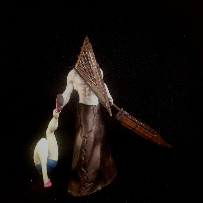 Cabeça de Piramide / Escala 1:18 / Pyramid Head - Silent Hill / Halloween / Boneco / Fanart / Action Figure / Estatueta / Escultura / Colecionavel / Figura de Açao / Figure