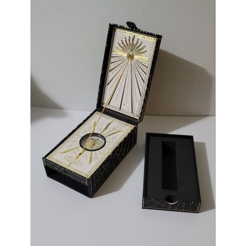 tomorrowland 2023 brasil caixa treasure case com bússola