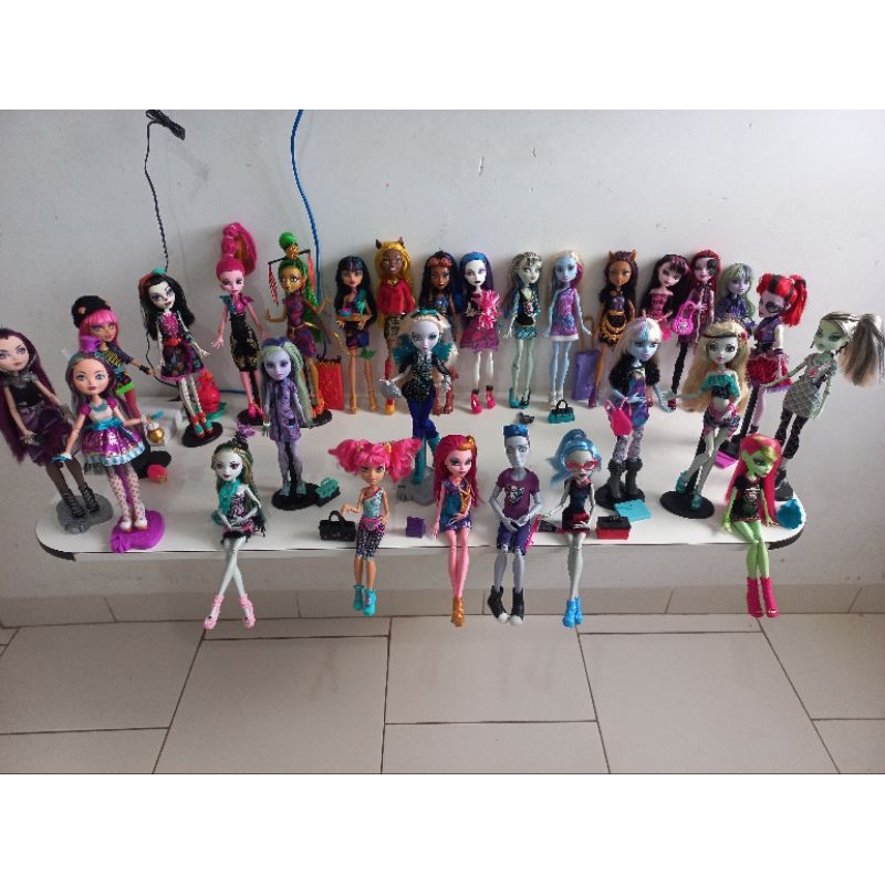 Boneca Monster High Clássicas Draculaura Clássica Mattel - R$ 149,99  Bonecas  monster high, Boneca monster high, Boneca monster high draculaura