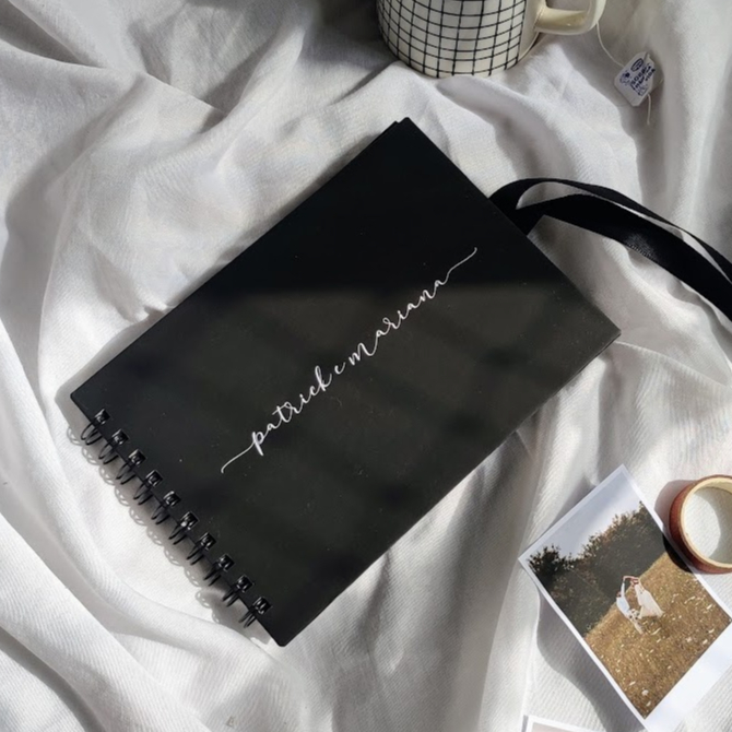 Álbum personalizado colorido em papel preto ou kraft • Capa dura • Wire-o • Presente • Fotos polaroid • Sketchbook • Casamento • Namorados