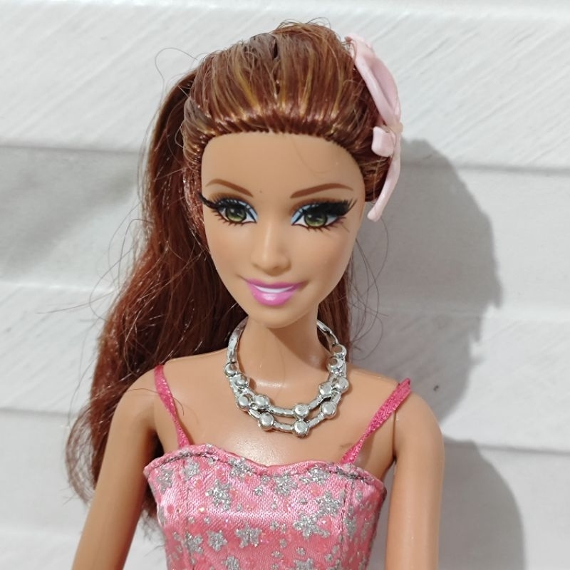 Barbie Style In the Spotlight doll selling BNIB