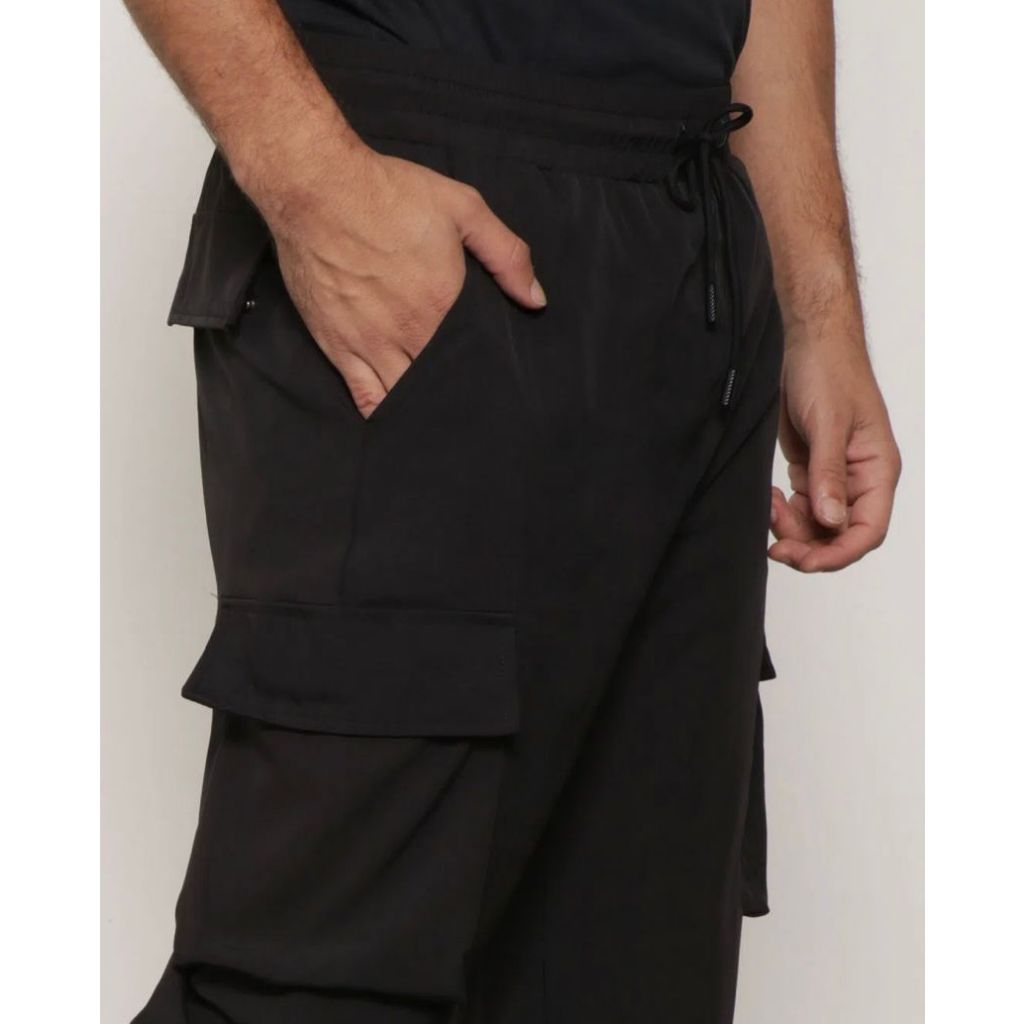 CALÇA CARGO PRETA TACTEL 6 BOLSOS LEVE SECA RAPIDO UNISSEX