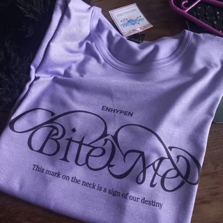 Camiseta KPOP Unissex Bite Me ENHYPEN Dark Blood