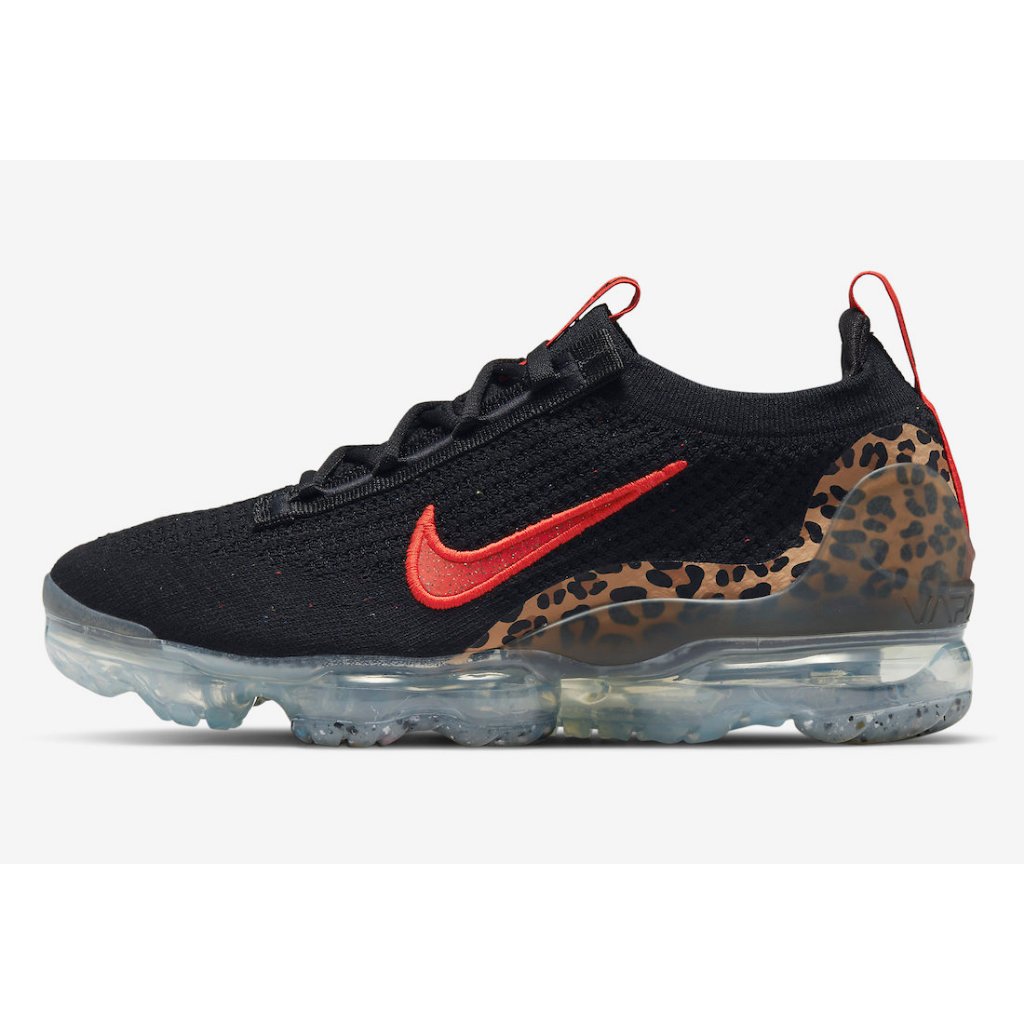 Vapormax flyknit best sale black and orange