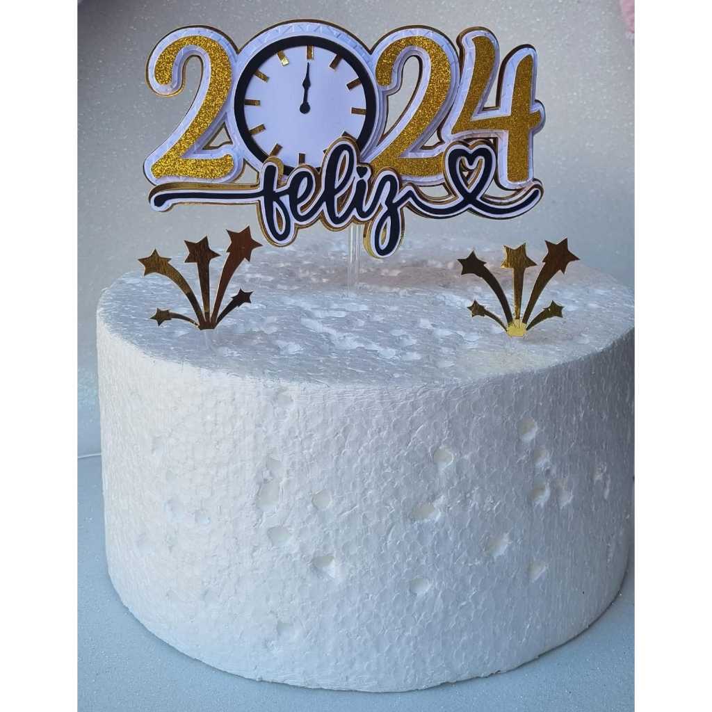 Pin de Yesika Yusti em Cakes em 2022, Bolo lindo de aniversário, Bolo de  aniv…
