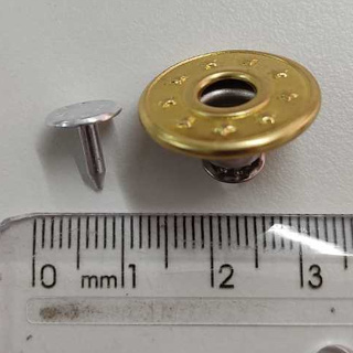 Botão Metal Flexível Dourado Estrelinhas - 10 Unidades