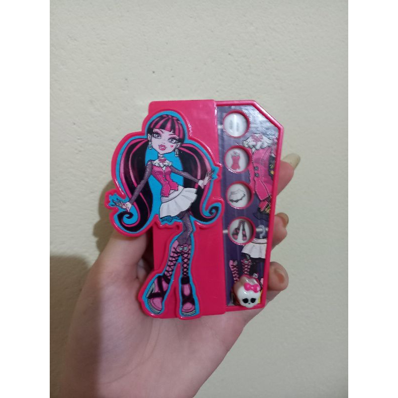 Boneca Monster High Assombrada Draculaura Mattel - R$ 109,99