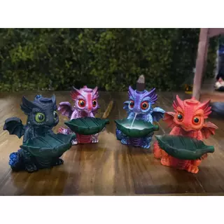 Kit 2 Incensários Dragão Baby Cascata De Fumaça Em Resina Decorado Incenso Cone