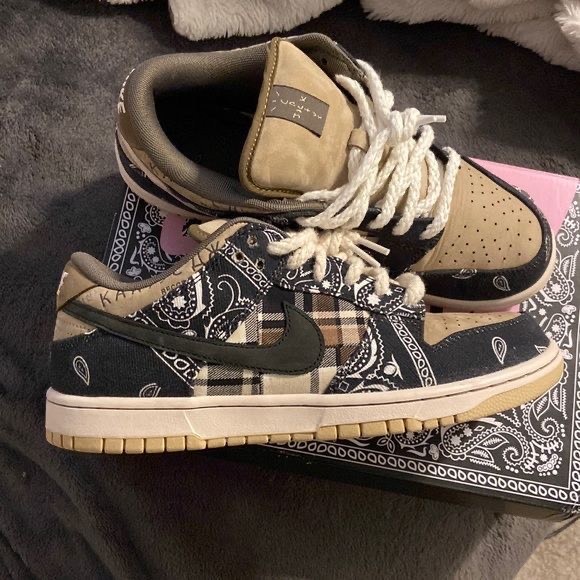 NIKE × Travis Scott Nike Air Jordan Travis Scott x Air Jordan 33 NRG Army Men's Olive