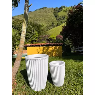 Kit com 2 Unidades de Vasos para Plantas Modelo Coluna Romana