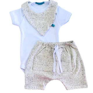 conjunto bebê menino de verão bermuda e babador lindo de algodão