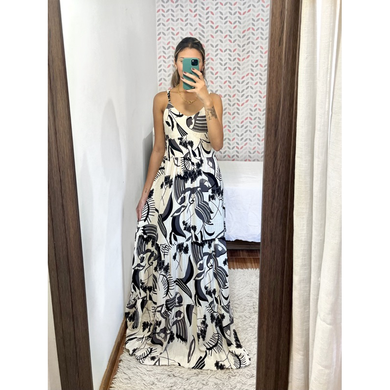 Vestido longo branco e 2024 preto