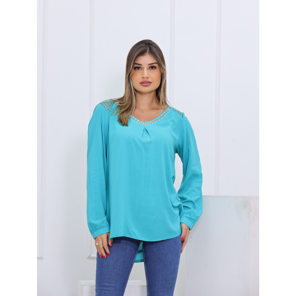 BLUSA MANGA LONGA LISA COM PEDRINHA NA GOLA