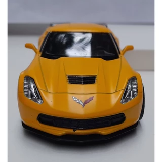 Miniatura Chevrolet Corvette Grand Sport Amarelo Fosco 1:36 RMZ Metal e Fricção.
