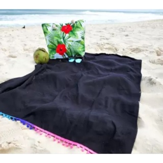 Canga de Praia Saída de Praia Tecido em Viscose Lisa Fundo Preto Detalhes em Pompom Lançamento 2024