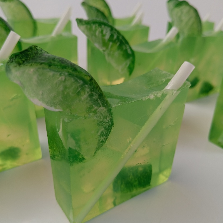 1 Sabonete artesanal de Caipirinha 70g aproximadamente