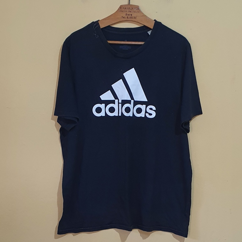 CAMISETA MASCULINA PRETA ADIDAS CLÁSSICA LOGO
