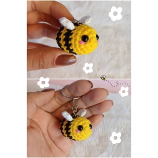 Chaveiro mini abelha amigurumi crochê