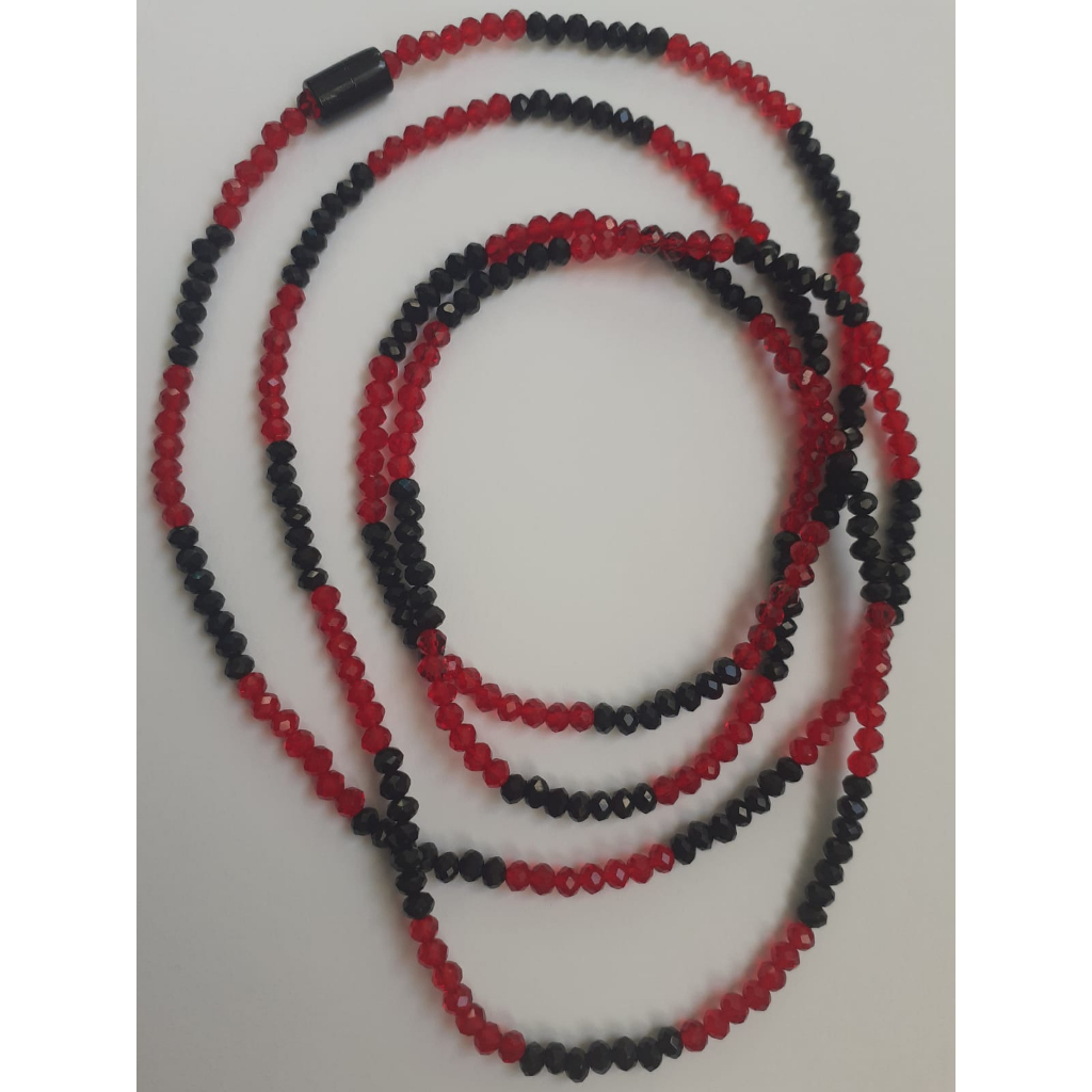 GUIA ESQUERDA EXU/ POMBA GIRA EM CRISTAIS DE VIDRO 4MM APROXIMADAMENTE 357 CRISTAIS.