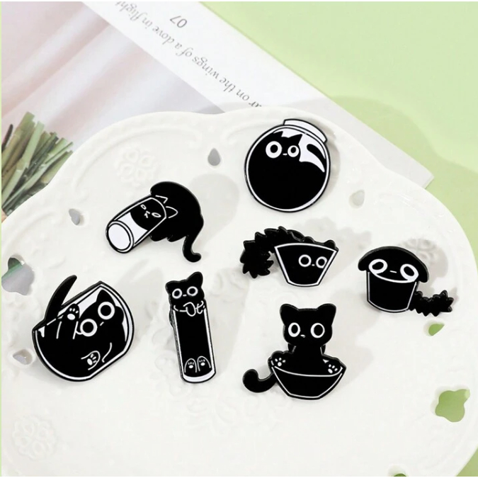 Pin/Broche/Bottom Gatinho Liquido Gatos If Fits I Sits