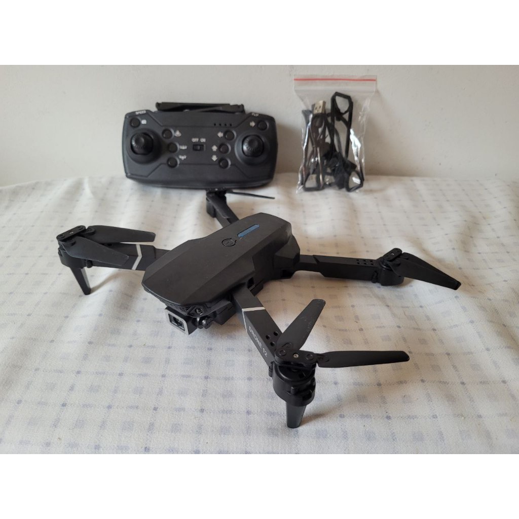Drone E88 Pro com Duas Câmeras e Bag de Brinde