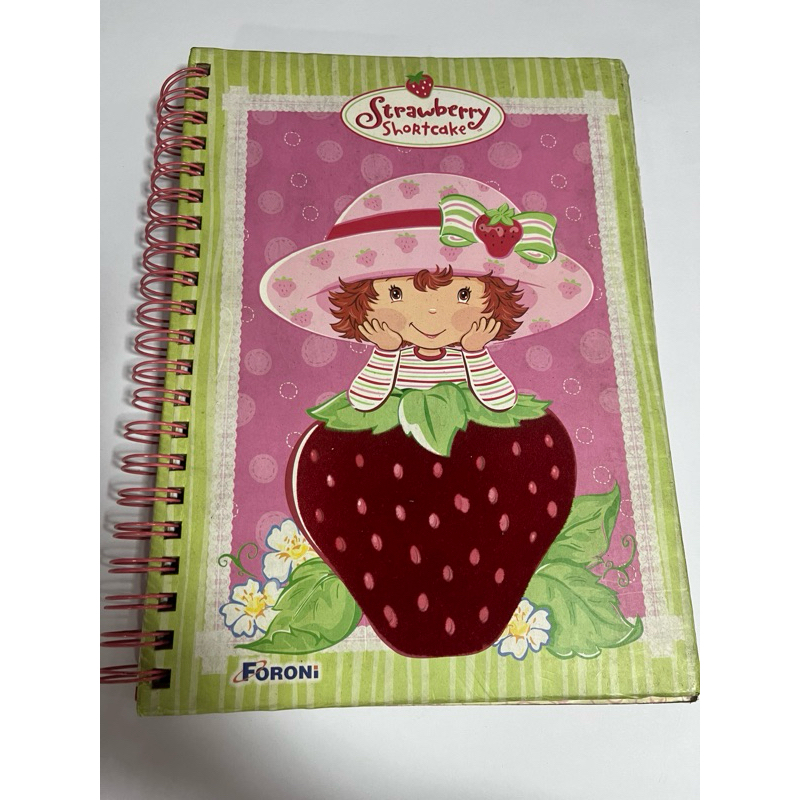 Caderno moranguinho encima do morango VINTAGE. Caderno de 10 matérias ...
